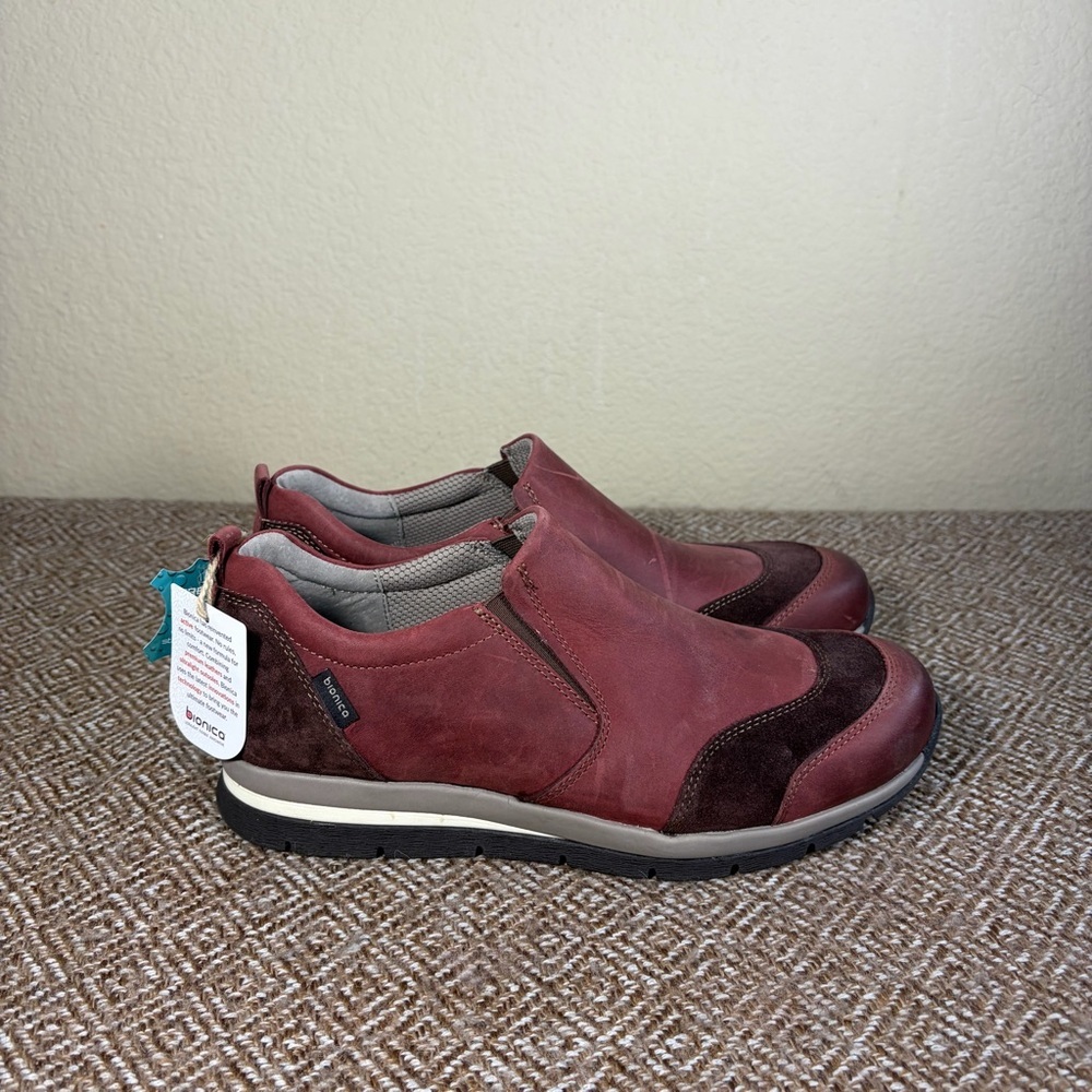 Bionica Shoes Womens Maroon Leather Suede Slip On Sneakers Comfort Sz 8.5 NWT